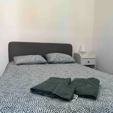 아파트 Amazing Two Bedrooms “with Lift”